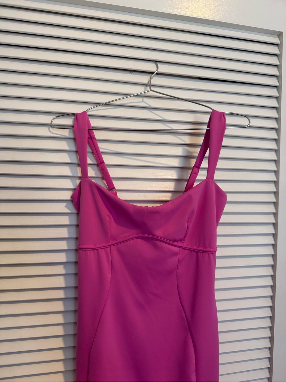 Good American Sculpting Sweetheart Midi Dress – Berry Sorbet – Size M - Picture 7 of 8